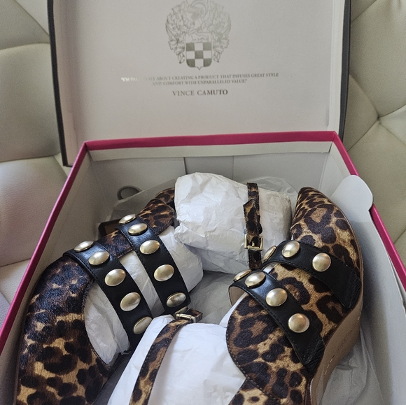 Vince Camuto Krellen leopard print heels size 9 - Picture 4 of 6